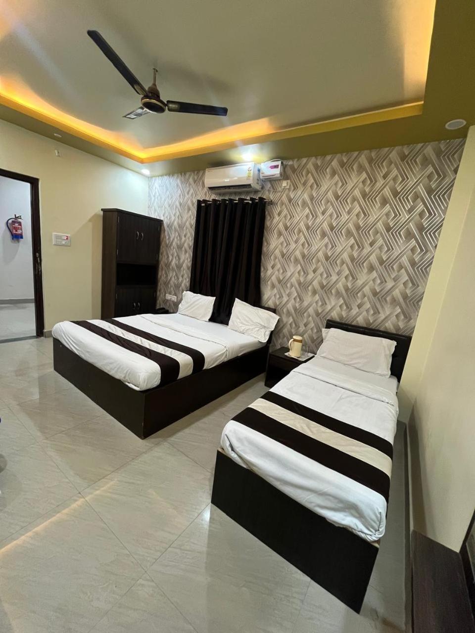 Hotel Shiv Mangalam Near Kashi Vishwanath Tample Βαρανάσι Εξωτερικό φωτογραφία