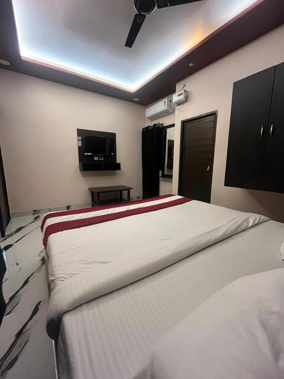 Hotel Shiv Mangalam Near Kashi Vishwanath Tample Βαρανάσι Εξωτερικό φωτογραφία
