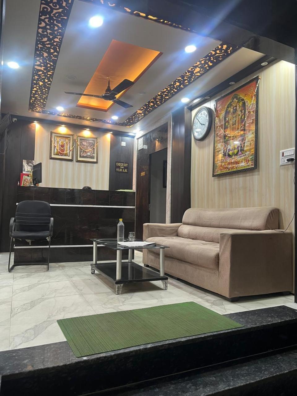 Hotel Shiv Mangalam Near Kashi Vishwanath Tample Βαρανάσι Εξωτερικό φωτογραφία
